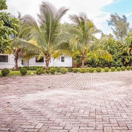 House With Pool, 10 Mins Drive To The Beach! Villa Miami Shores Esterno foto