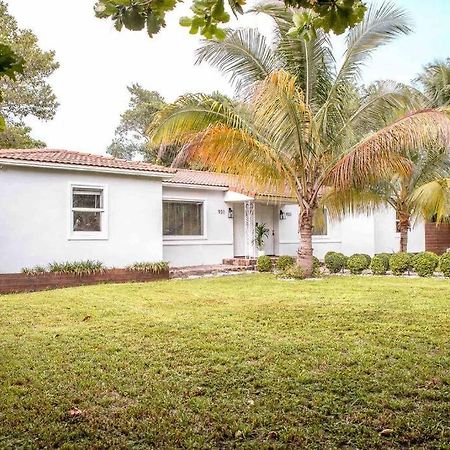 House With Pool, 10 Mins Drive To The Beach! Villa Miami Shores Esterno foto