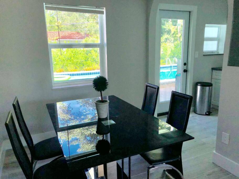 House With Pool, 10 Mins Drive To The Beach! Villa Miami Shores Esterno foto