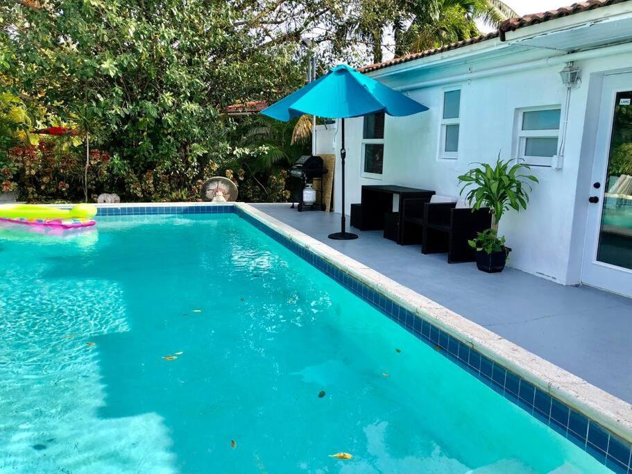 House With Pool, 10 Mins Drive To The Beach! Villa Miami Shores Esterno foto