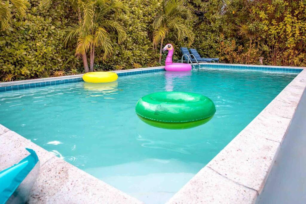 House With Pool, 10 Mins Drive To The Beach! Villa Miami Shores Esterno foto