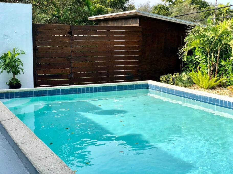 House With Pool, 10 Mins Drive To The Beach! Villa Miami Shores Esterno foto