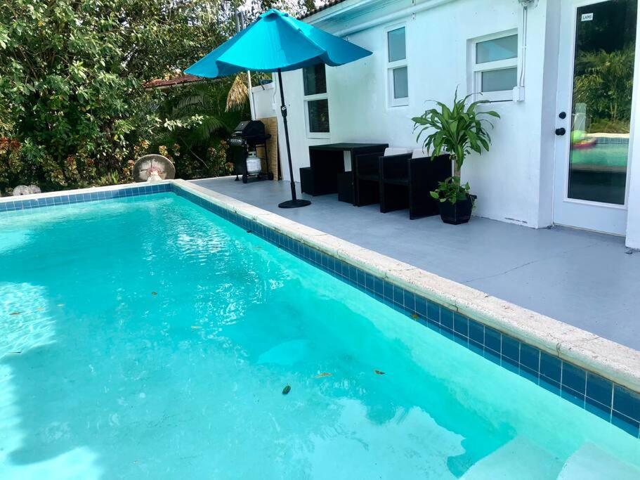 House With Pool, 10 Mins Drive To The Beach! Villa Miami Shores Esterno foto